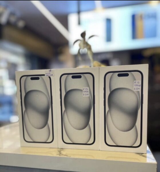 Collins kaylinks phones in Lagos