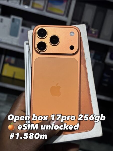 Collins kaylinks phones in Lagos