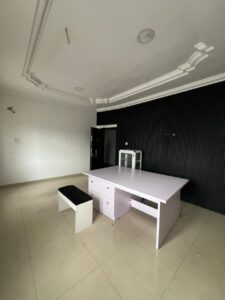 Office/Shop for rent in Lekki