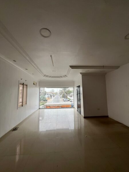 Office/Shop for rent in Lekki