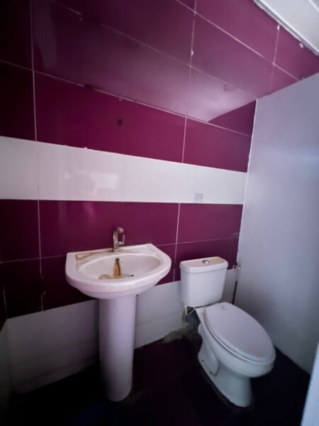 Office/Shop for rent in Lekki