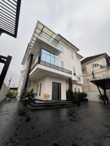 5-Bedroom LUXURY SMART HOME /Automated Triplex with Penthouse for sale in New GRA, Port Harcourt