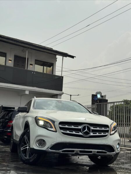 2016 Mercedes-Benz GLA 250 for Sale in Nigeria | Luxury Compact SUV