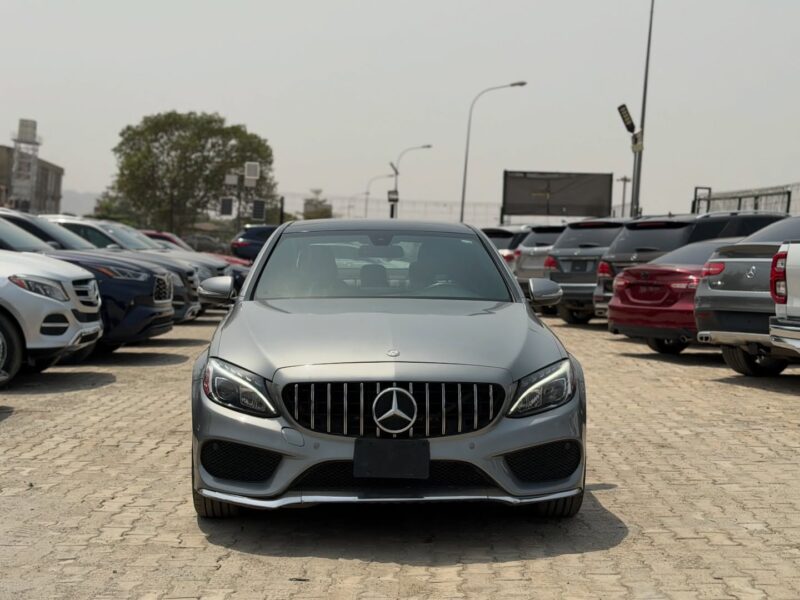 2016 Mercedes-Benz C400 for Sale in Nigeria | Luxury Sedan (Turbocharged, Full Option)