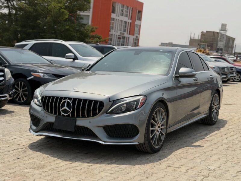 2016 Mercedes-Benz C400 for Sale in Nigeria | Luxury Sedan (Turbocharged, Full Option)
