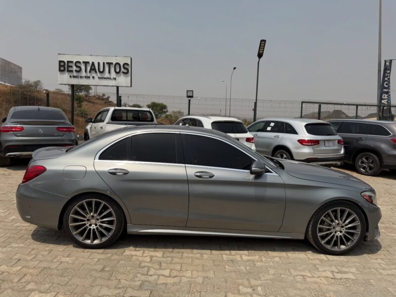 2016 Mercedes-Benz C400 for Sale in Nigeria | Luxury Sedan (Turbocharged, Full Option)