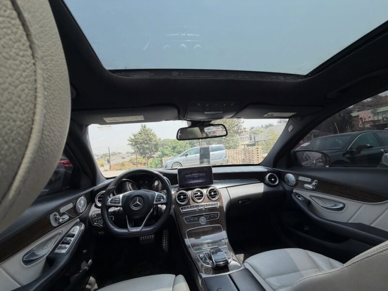 2016 Mercedes-Benz C400 for Sale in Nigeria | Luxury Sedan (Turbocharged, Full Option)