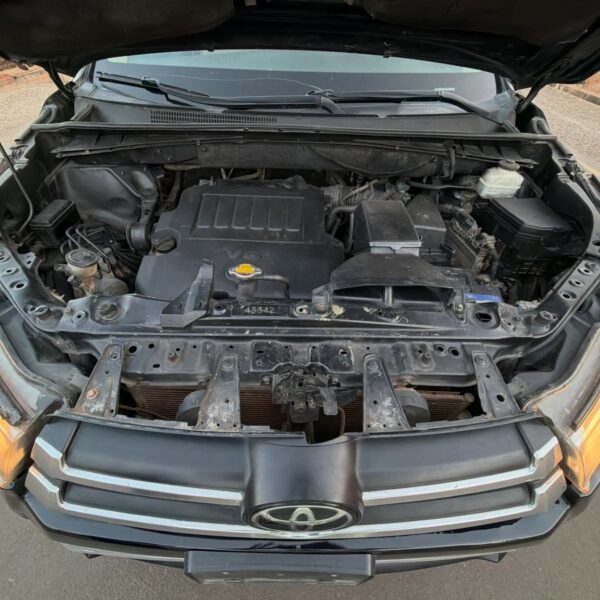 Toyota Highlander XLE 2015 for Sale in Nigeria – Foreign Used 3 Row SUV, Full Option (Distress Sale)