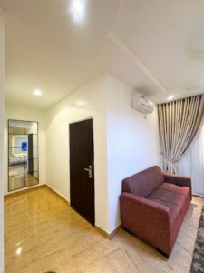 Luxury 1 Bedroom Shortlet Apartment in Jahi Abuja – Fully Furnished | 24hrs Power & Starlink WiFi