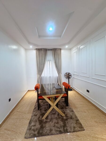 Luxury 1 Bedroom Shortlet Apartment in Jahi Abuja – Fully Furnished | 24hrs Power & Starlink WiFi