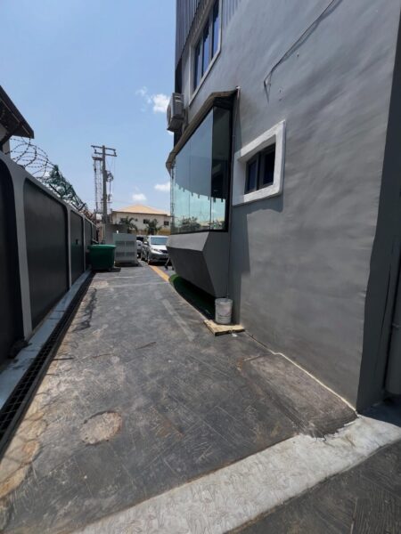 Fully Serviced Commercial Property for Rent in Lekki Phase 1 (Prime Location + Parking)
