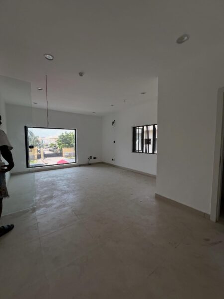 Fully Serviced Commercial Property for Rent in Lekki Phase 1 (Prime Location + Parking)