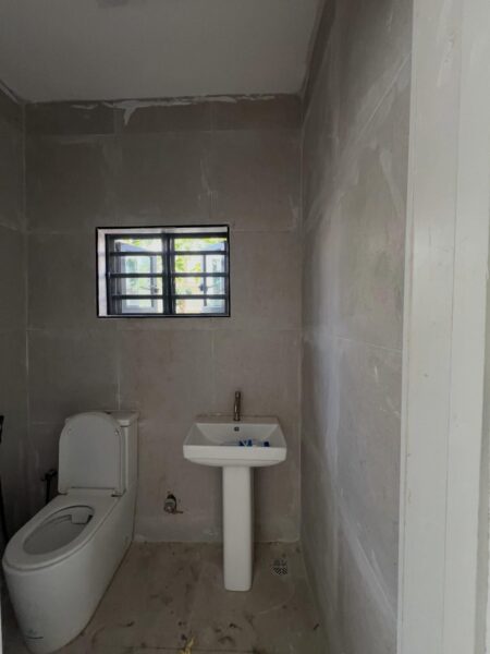 Fully Serviced Commercial Property for Rent in Lekki Phase 1 (Prime Location + Parking)