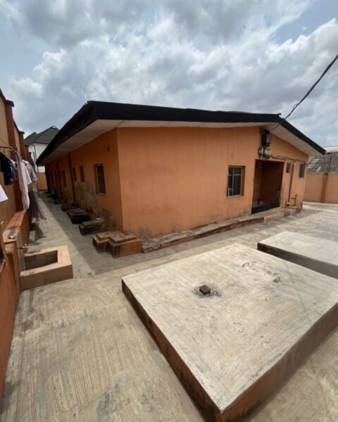 Distress Sale: Bungalow with Multiple Units on Full Plot in Ojodu Berger Lagos