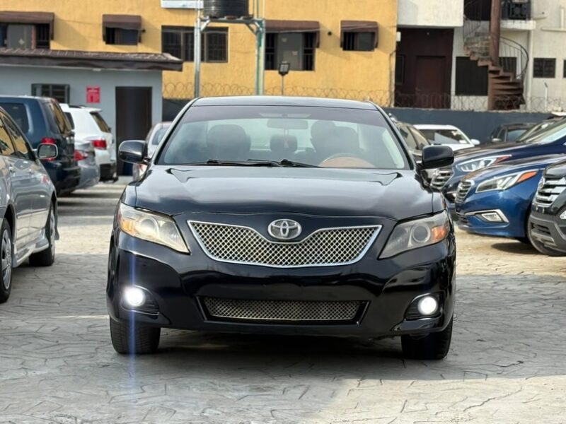 2008 Toyota Camry LE for Sale in Lagos (Clean Interior, Buy & Drive)