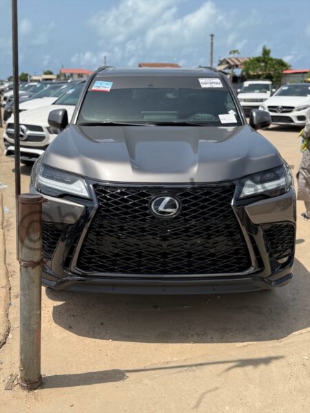 Foreign Used Lexus LX 600 F-Sport 2023/2024 for Sale in Abuja – Low Mileage Luxury SUV