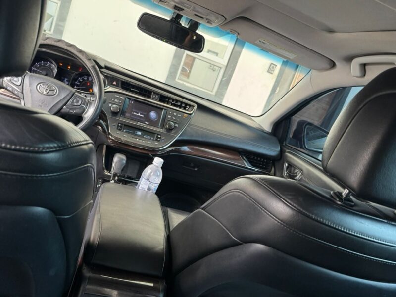 2013 Toyota Avalon Limited (Registered) – Keyless Entry, Sunroof, Clean Interior | Lagos