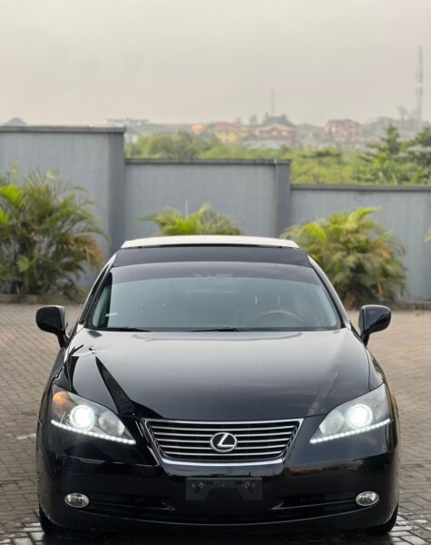 2009 Lexus ES350 (Tokunbo) – Panoramic Roof, Full Option, Black Interior
