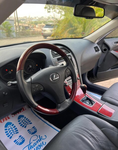 2009 Lexus ES350 (Tokunbo) – Panoramic Roof, Full Option, Black Interior