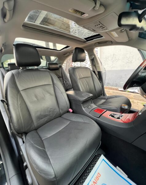 2009 Lexus ES350 (Tokunbo) – Panoramic Roof, Full Option, Black Interior