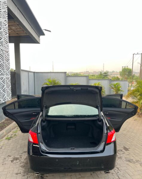 2009 Lexus ES350 (Tokunbo) – Panoramic Roof, Full Option, Black Interior