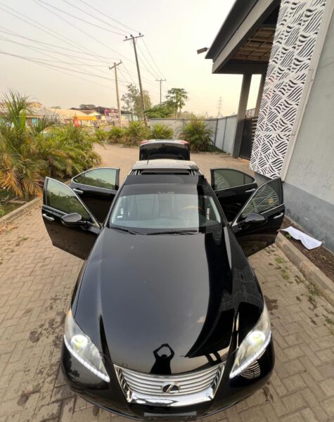 2009 Lexus ES350 (Tokunbo) – Panoramic Roof, Full Option, Black Interior