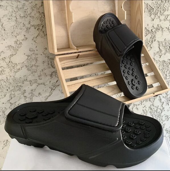 Unisex Anti-Slip Bathroom Slides – Soft Comfort Indoor Slippers (Sizes 39–45)