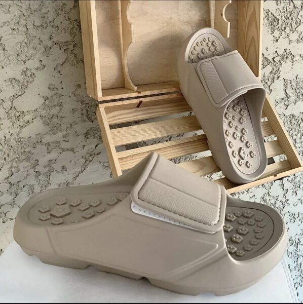 Unisex Anti-Slip Bathroom Slides – Soft Comfort Indoor Slippers (Sizes 39–45)