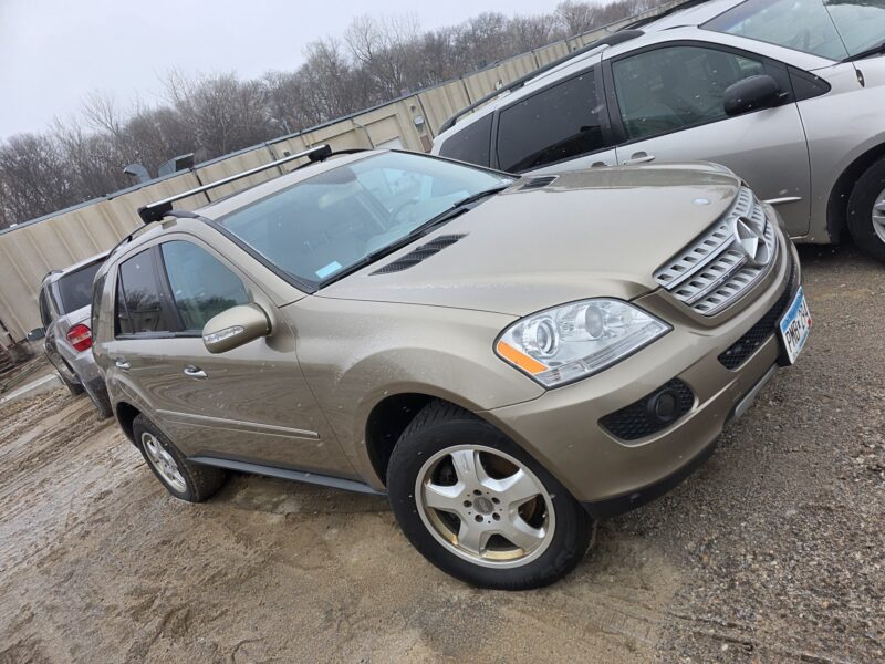 Clean 2008 Mercedes Benz ML350 for Sale in Ikorodu