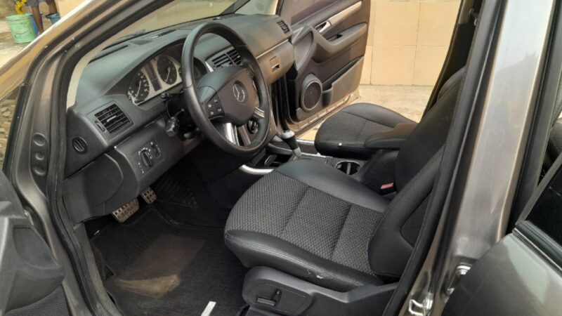 Tokunbo 2009 Mercedes Benz B200 Automatic for Sale in Lagos