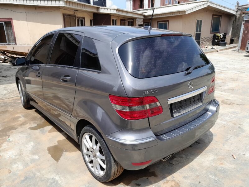 Tokunbo 2009 Mercedes Benz B200 Automatic for Sale in Lagos