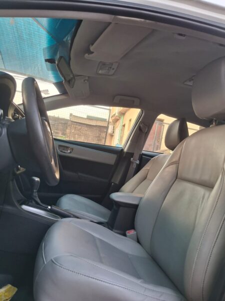 Toyota corolla LE 2015