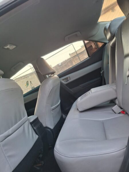 Toyota corolla LE 2015
